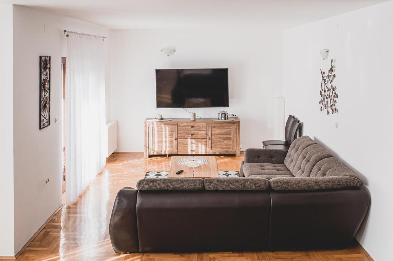 Helles 3 Schlafzimmer Apartment Zwischen Zagreb Zentrum & Natur المظهر الخارجي الصورة
