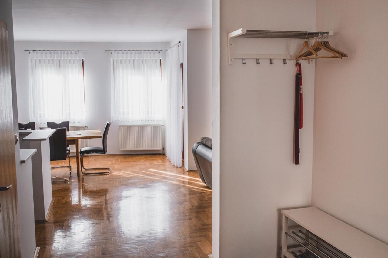 Helles 3 Schlafzimmer Apartment Zwischen Zagreb Zentrum & Natur المظهر الخارجي الصورة